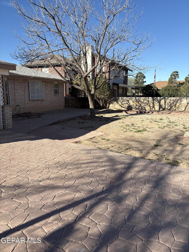 Building Photo - 13981 Veny Webb St