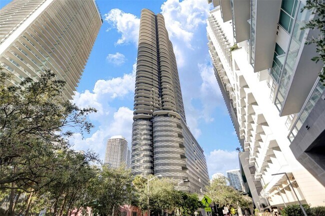 Building Photo - 1000 Brickell Plaza