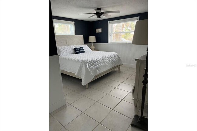 Building Photo - 345 Avenida Leona