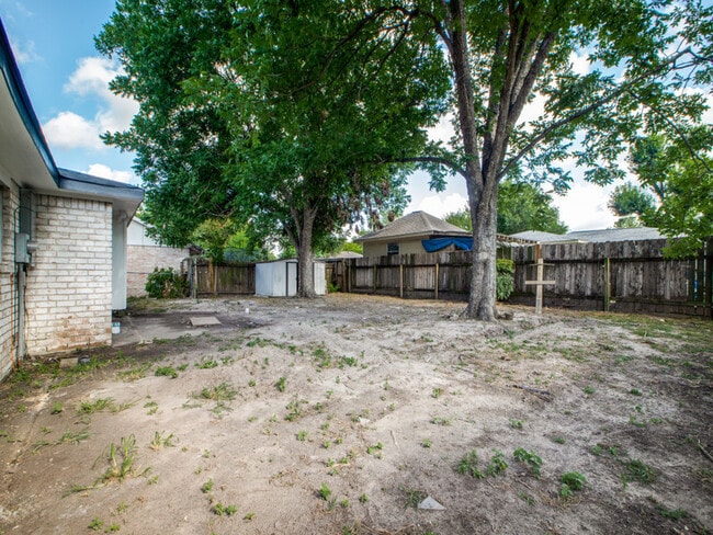 Building Photo - 287 Eldon St