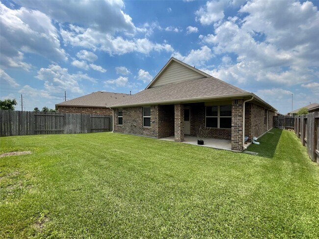 Building Photo - 23827 Piedmont Forest Dr