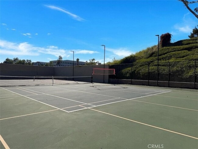 Building Photo - 32 Tradewinds