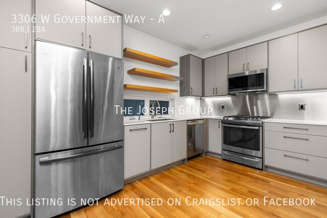 Building Photo - Stunning Magnolia 3 bed w/rooftop deck