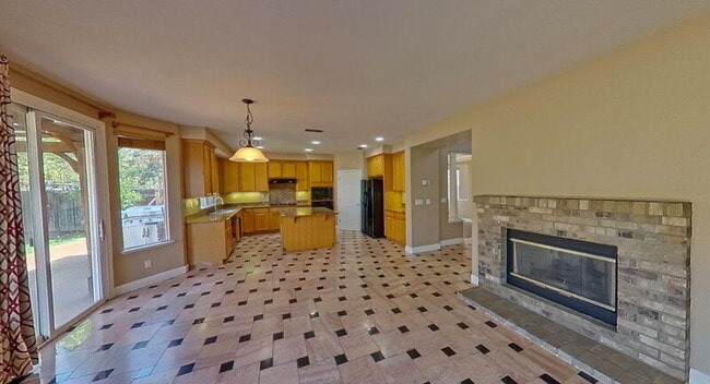 Building Photo - 1692 Woodhaven Cir