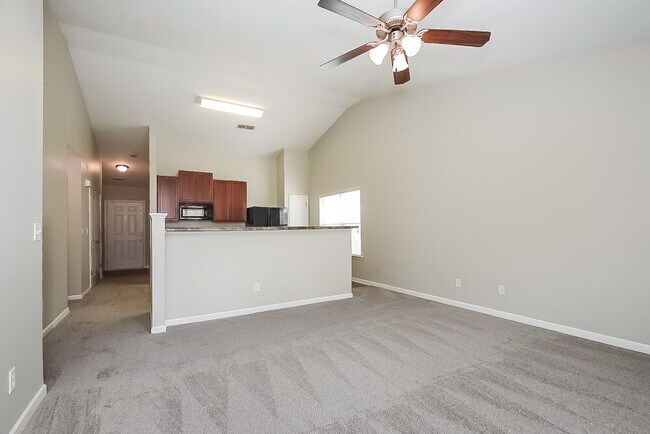 Building Photo - 138 Hill Side Way