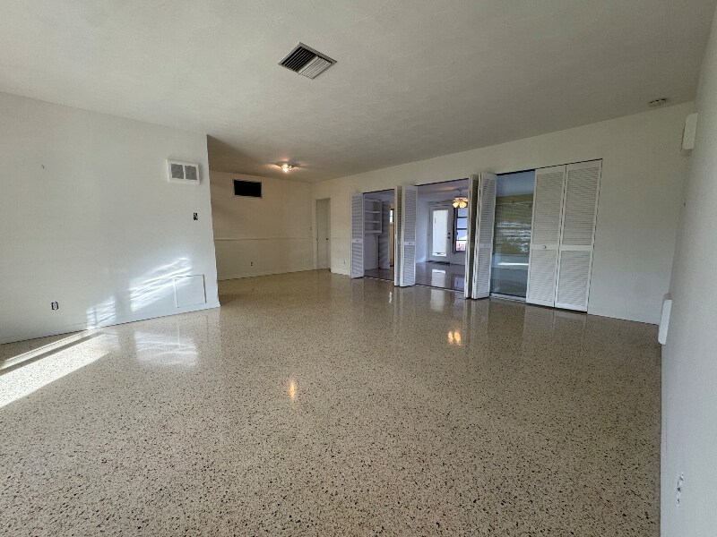 Building Photo - 5290 38th Way S