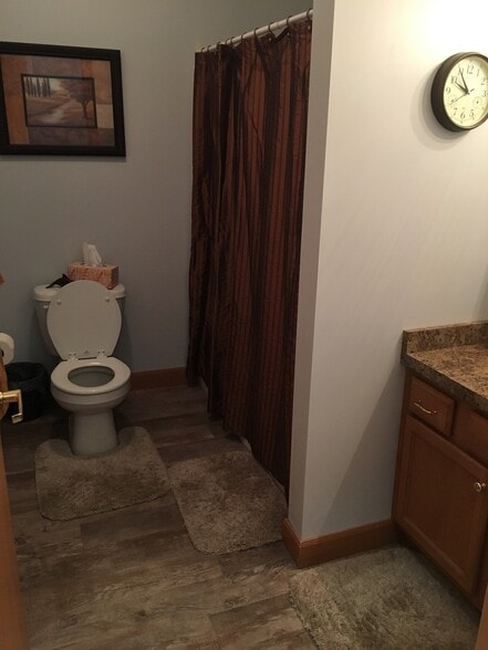 Building Photo - 121 S Main St