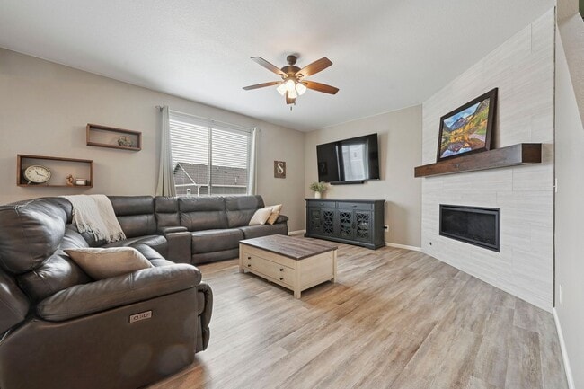 Building Photo - Stunning 5 Bed / 4 Bath Bradley Ranch Home with Finished Basement & Multiple Spacious Entertainin...