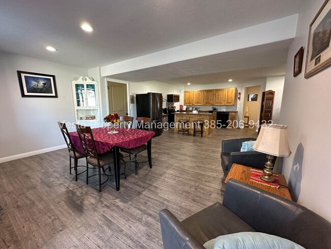 Building Photo - 830 W 8100 S