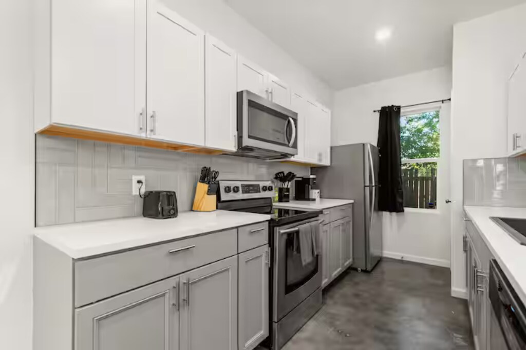 Building Photo - 1835 Dawson St