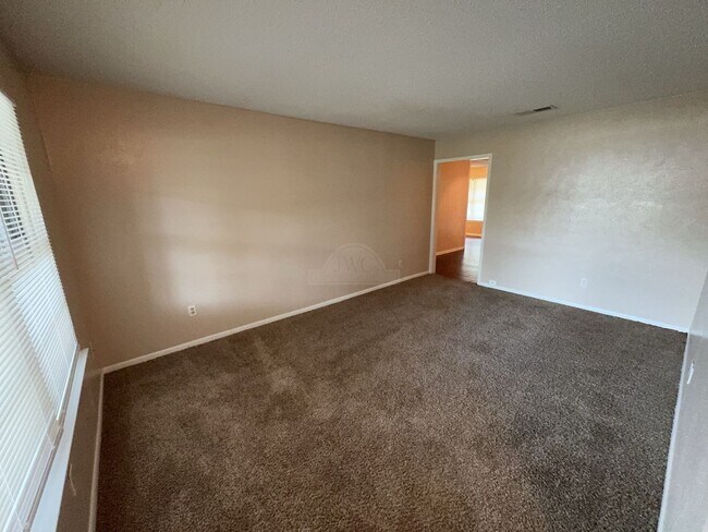 Building Photo - 1013 Kathey Dr