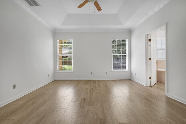 Building Photo - 848 Eagle View Dr