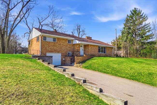 Building Photo - 2220 E Stadium Blvd