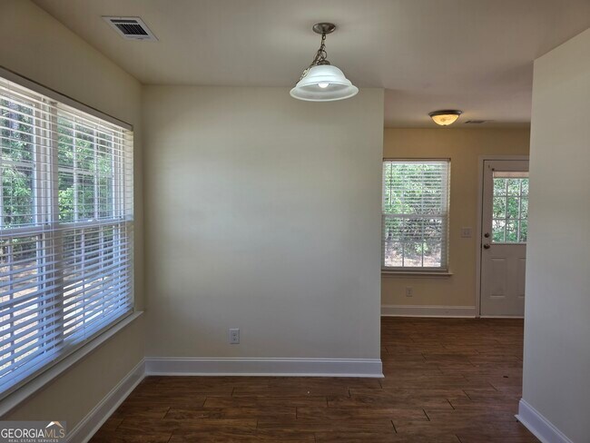 Building Photo - 129 Smithfield Dr