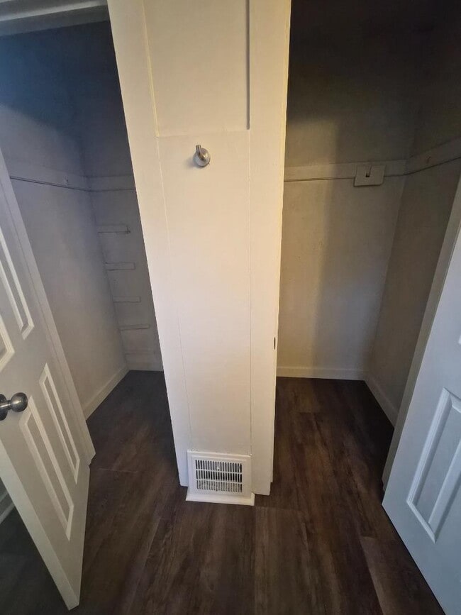 Building Photo - 323 Bedford Ave NW