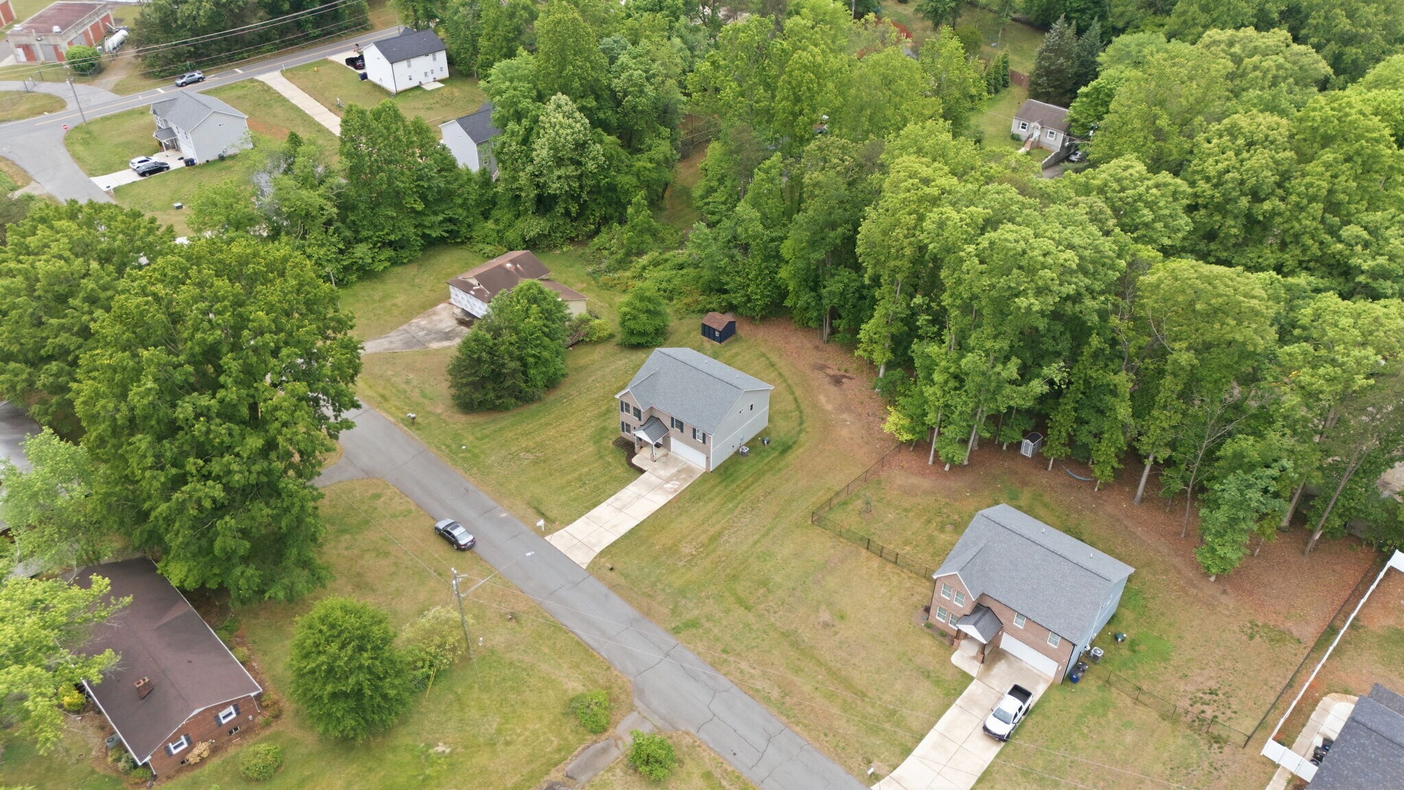 Building Photo - 2948 Lashmit Dr