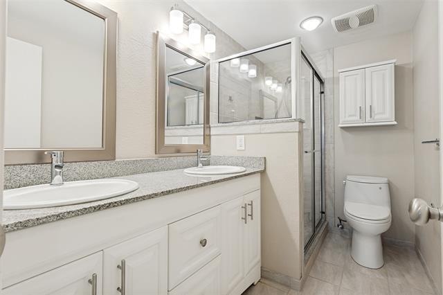 Building Photo - 2117 Oak Brook Dr