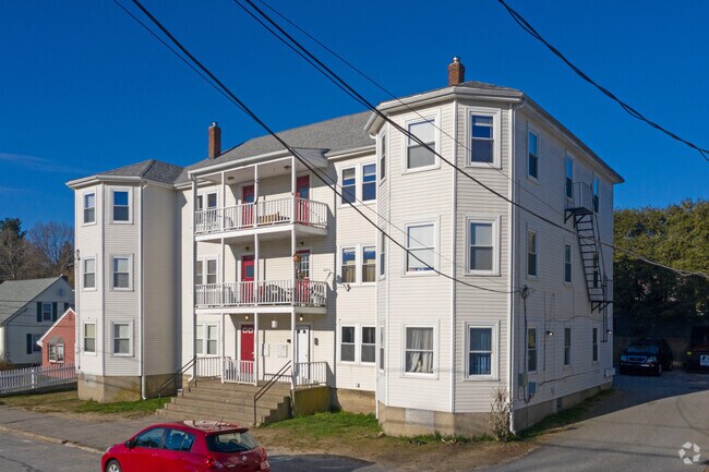 Building Photo - 121-127 Chestnut St