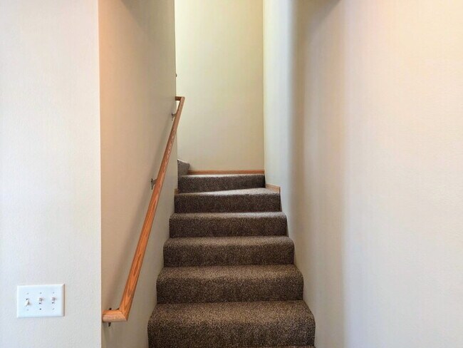 Building Photo - 4410-4152 152nd St