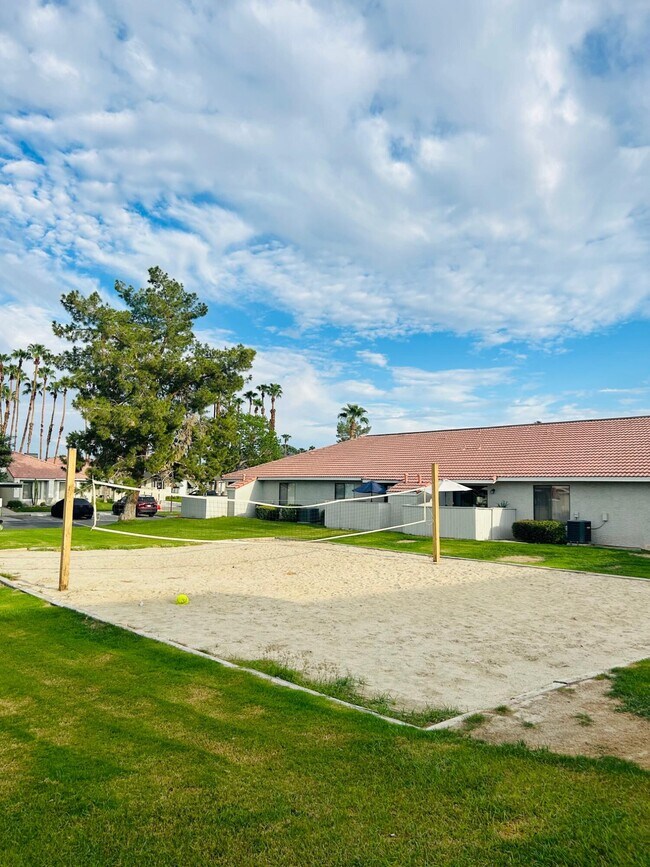 Building Photo - 43376 Cook St