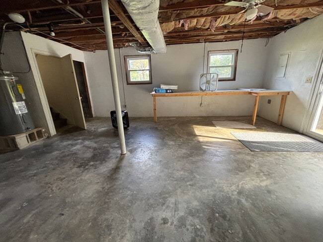 Building Photo - 6421 Orchard View Ln
