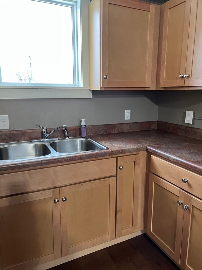 Building Photo - Wells