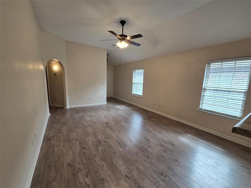 Building Photo - 456 Buena Vista Wy