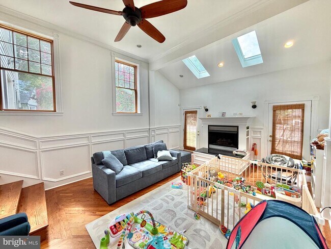 Building Photo - 7538 Morningside Dr NW
