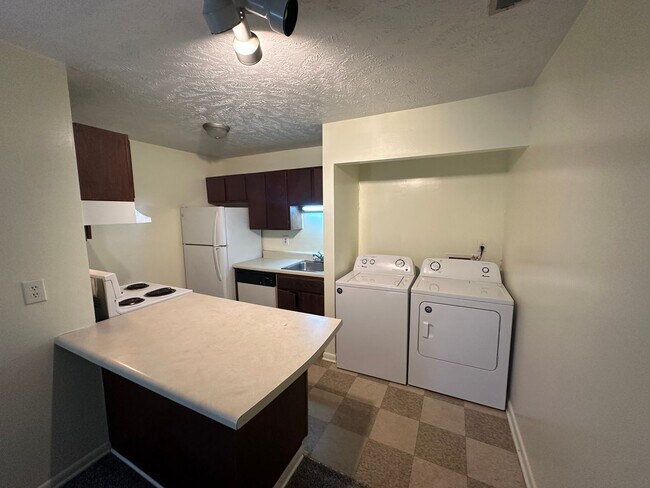 Building Photo - 6376 Applecross Ave