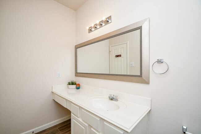 Building Photo - 21839 Manitou Falls Ln