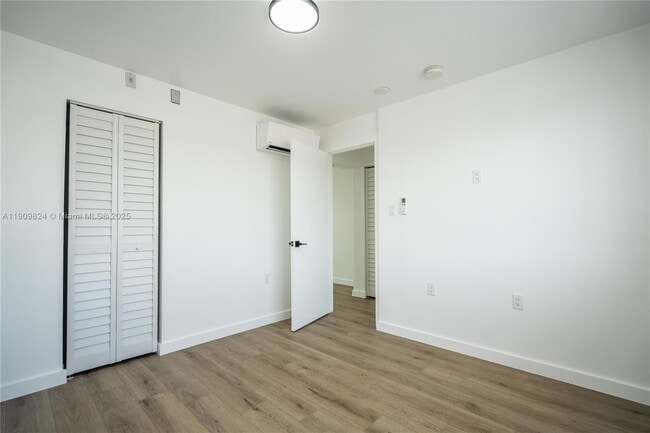 Building Photo - 1955 NW 2nd Ct