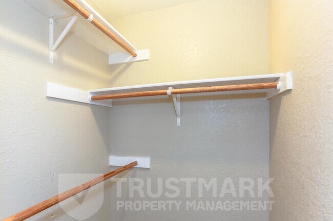 Building Photo - 4409 July Dr