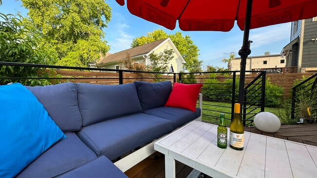 Building Photo - 64 Daniel St SE