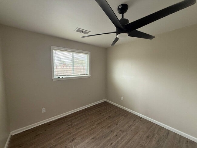 Building Photo - Renovated 3-Bedroom Home – Section 8 Accep...