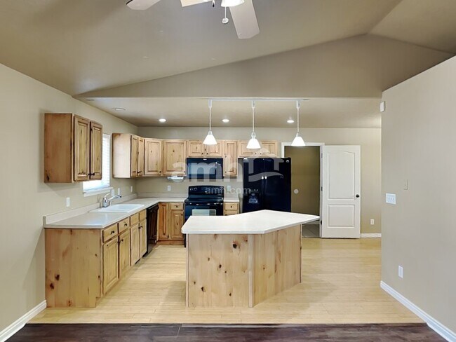 Building Photo - 3703 Lake Vista Dr