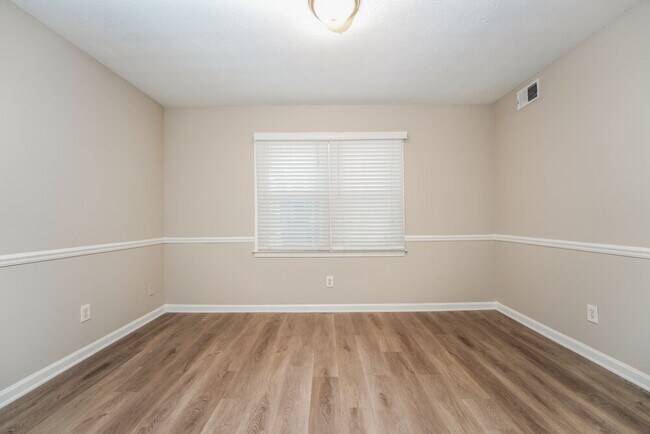 Building Photo - 2130 Grayfield Dr