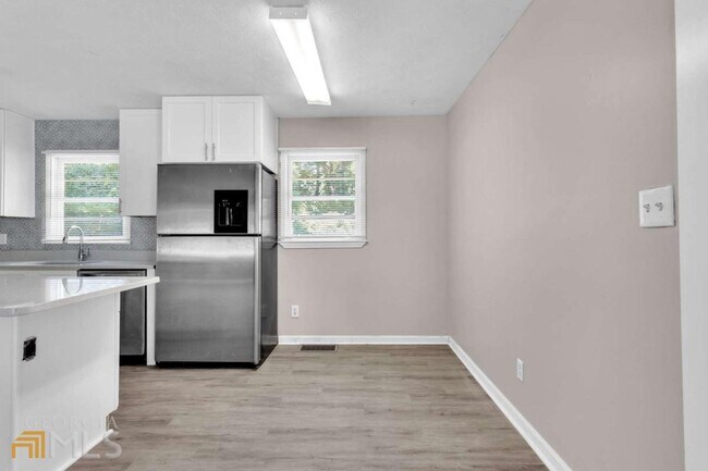 Building Photo - 2070 Twelve Oaks Cir