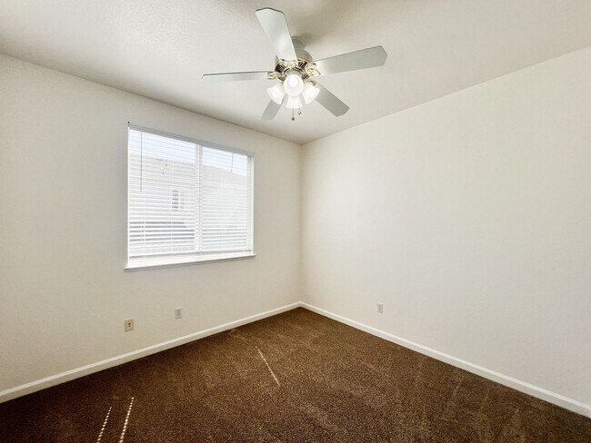 Building Photo - 509 Marla Dr