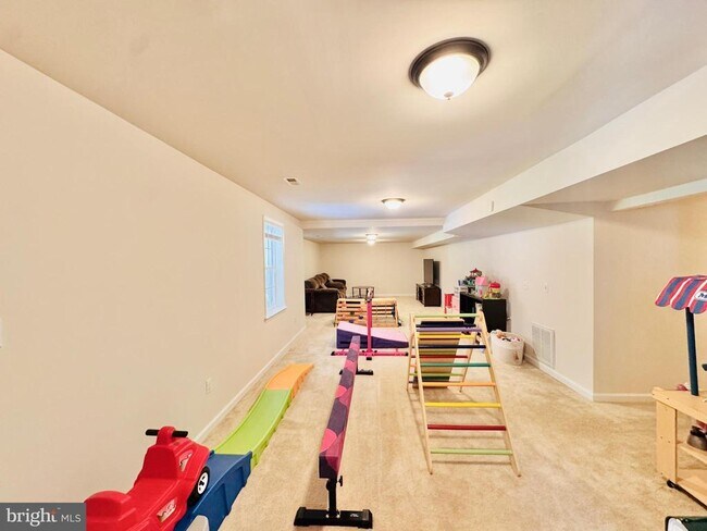 Building Photo - 5 Averil Ct