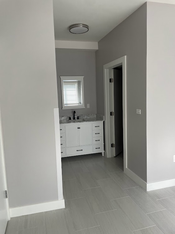 Building Photo - 1400 SW 27th Ave