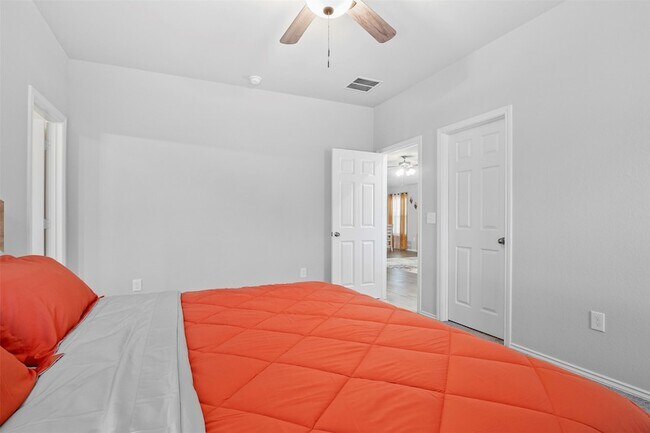 Building Photo - 21059 Wenze Ln