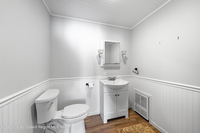 Building Photo - 648 Albany Turnpike