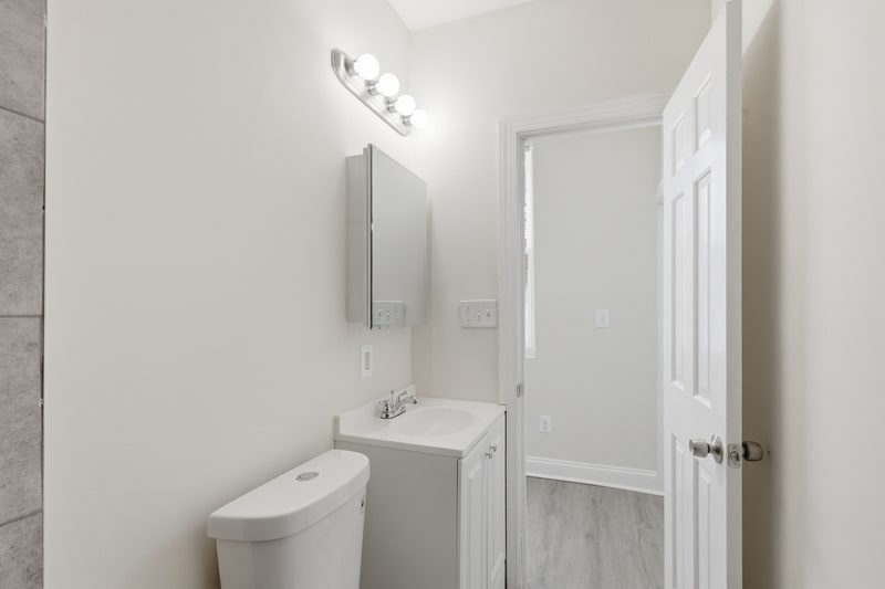 Building Photo - 910 N Arlington Ave