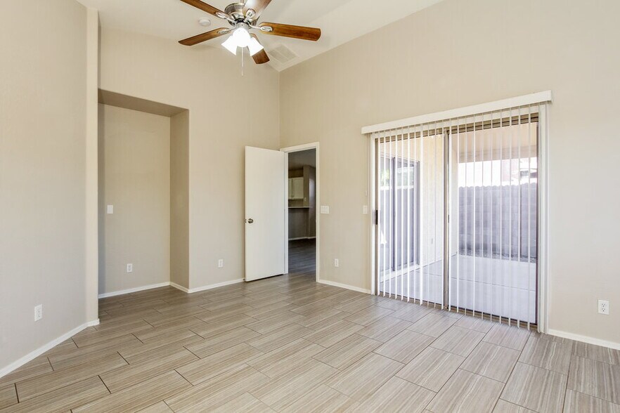 Building Photo - 2525 S 109th Dr