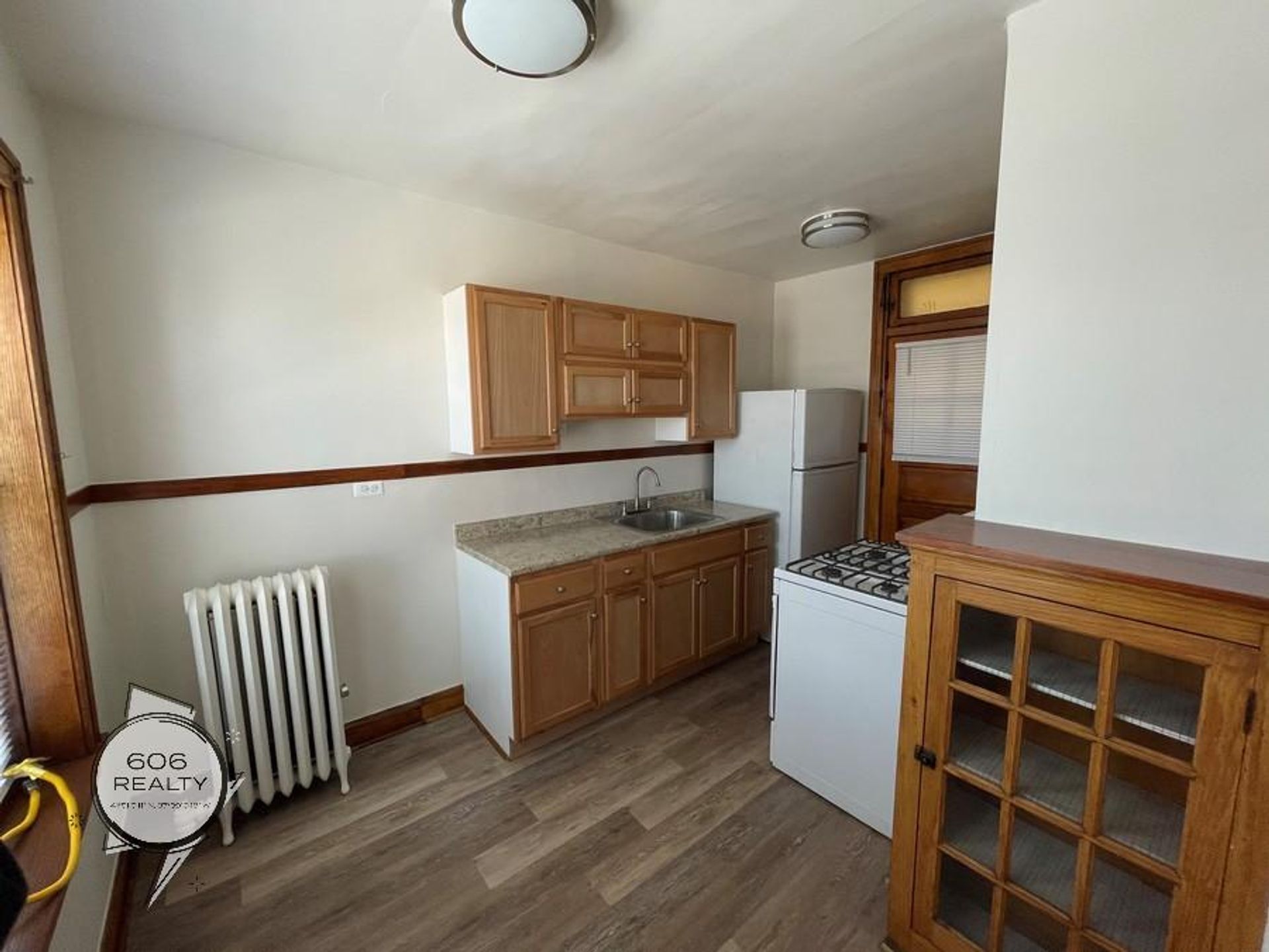Building Photo - 3154 N Linder Ave