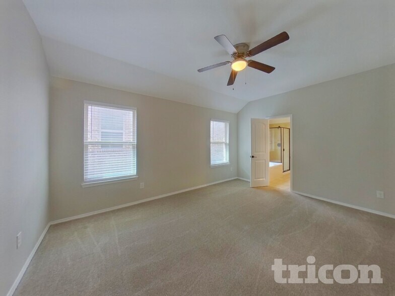 Building Photo - 5816 Burgundy Rose Dr