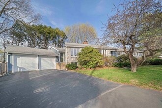 Building Photo - 66 Roosevelt Rd