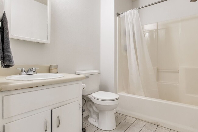 Building Photo - Move-in ready 3-bedroom, 1-bath cottage