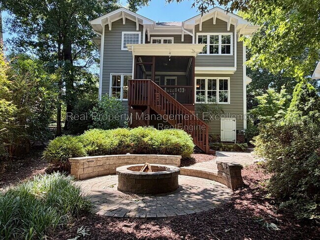 Building Photo - 616 Lake Artesia Ln