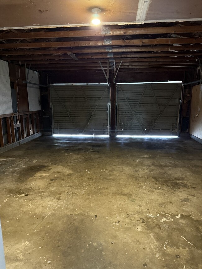 Building Photo - 683 Alpine Ave